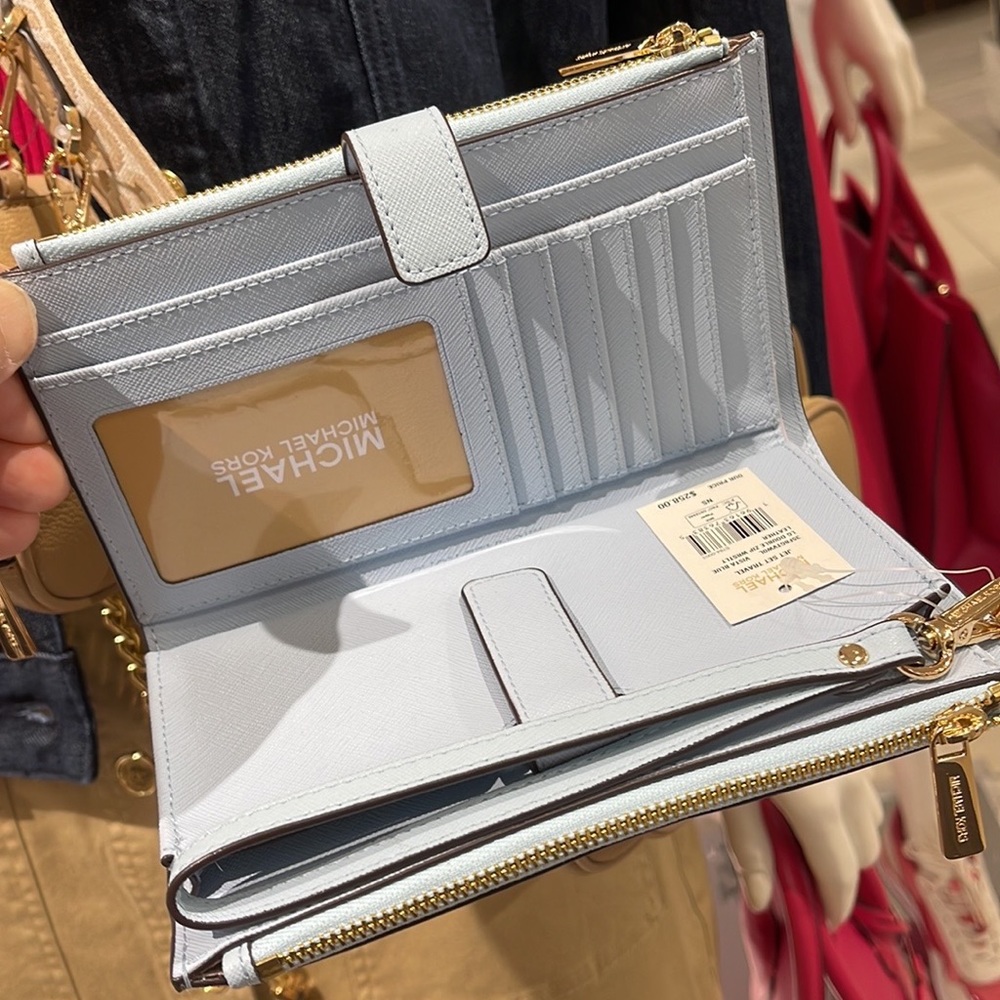 MICHAEL KORS LARGE DOUBLE ZIP WRISTLET WALLET PHONE CASE CLUTCH
Vista Blue - Picture 11 of 16